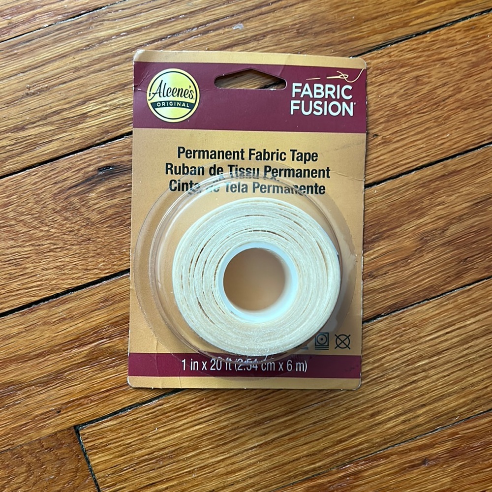 🧣NWT🧣 Fabric Fusion Tape